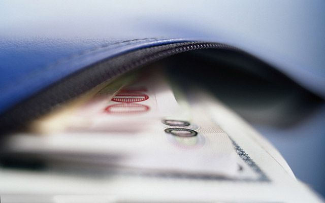 英镑/美元强势突破震荡区间 市场聚焦英国央行降息预期